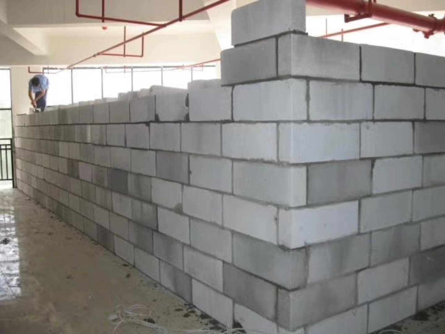 白山蒸压加气混凝土砌块承重墙静力和抗震性能的研究